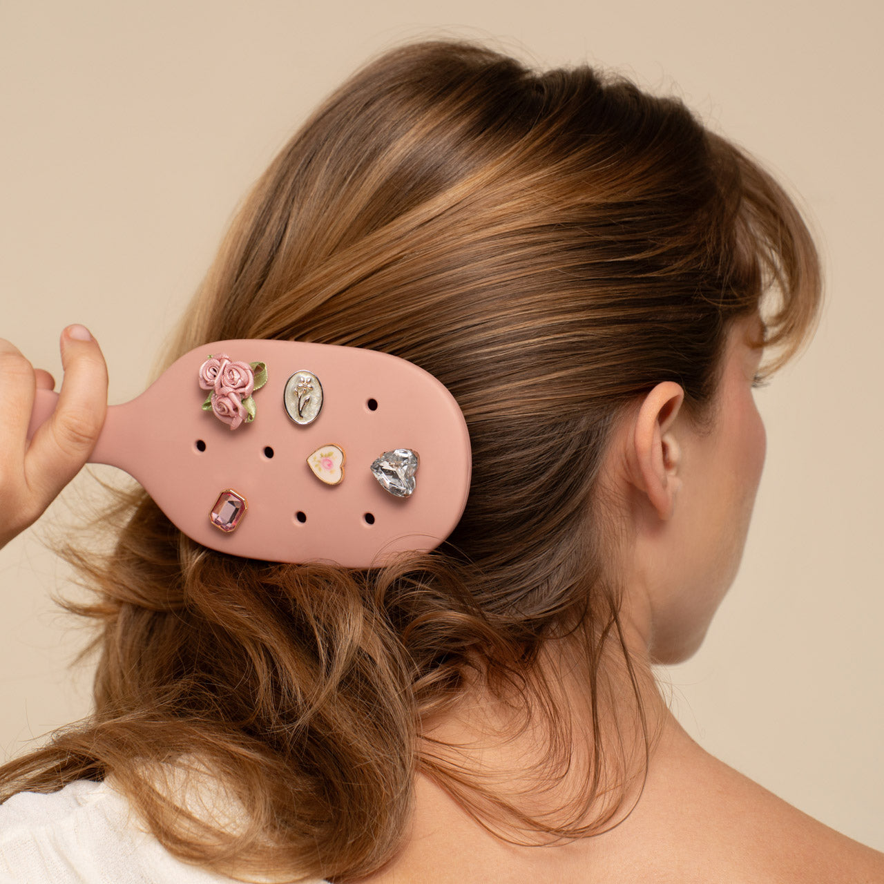 508344-KitschPop-PaddleBrush-Terracotta-Model-2-1280x1280px_a3ecb495-de40-482f-ac30-4091d99a889c.jpg