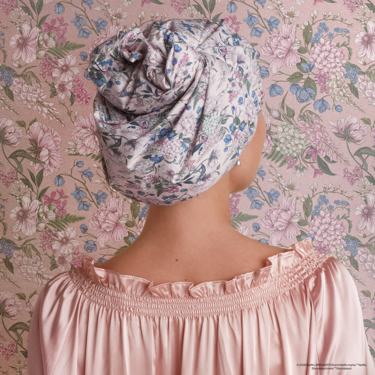 508917-BridgertonxKitsch-SatinLinedFlexiShowerCap-Wisteria-Model-1280x1280px.jpg