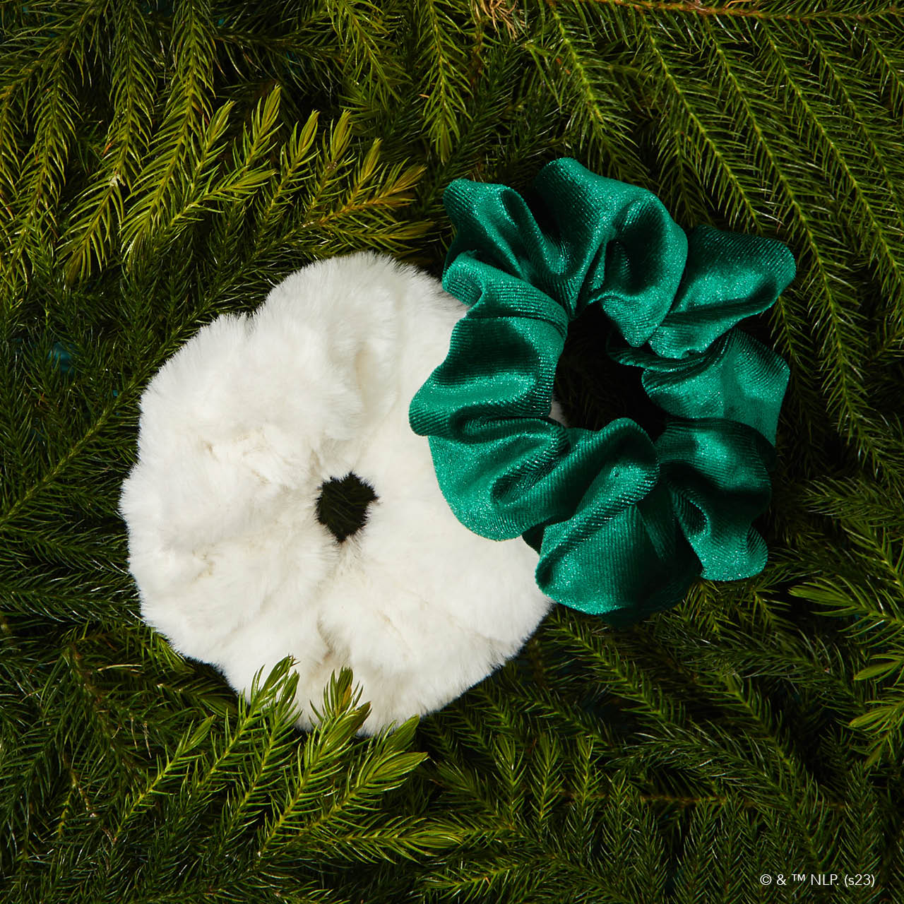 61944-ElfxKitsch-CreativeProductShoot-Scrunchies-2pc-ElfTuxedo-1280x1280px.jpg